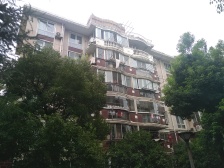 五楼近D铁,一梯两户,南北通透,看房方便,诚售好谈