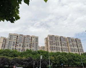 邦泰华府公馆2室1厅西北
