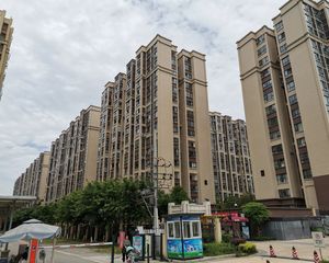 邦泰华府公馆2室1厅东南