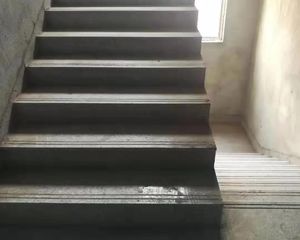 金刚小区3室1厅南