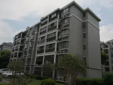 带阁楼已经打通,中间花园位置彩光好,满五年