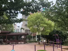 比邻公园,采光好中间楼层,满五年,业主置换诚意卖