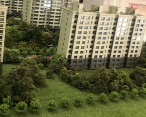 小区是封闭式,24小时安保,花园式