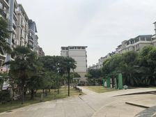 主卧朝南,环境优美,居家装修,诚意出售