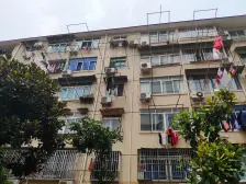 精装小三房,户型方正,两卫,拎包入住,诚意出售