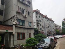 南北通透,小区中心位置,主卧朝南,闹中取静