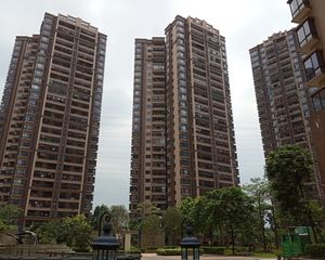 誉峰装修中层看花园,保养良好,业主诚心出售