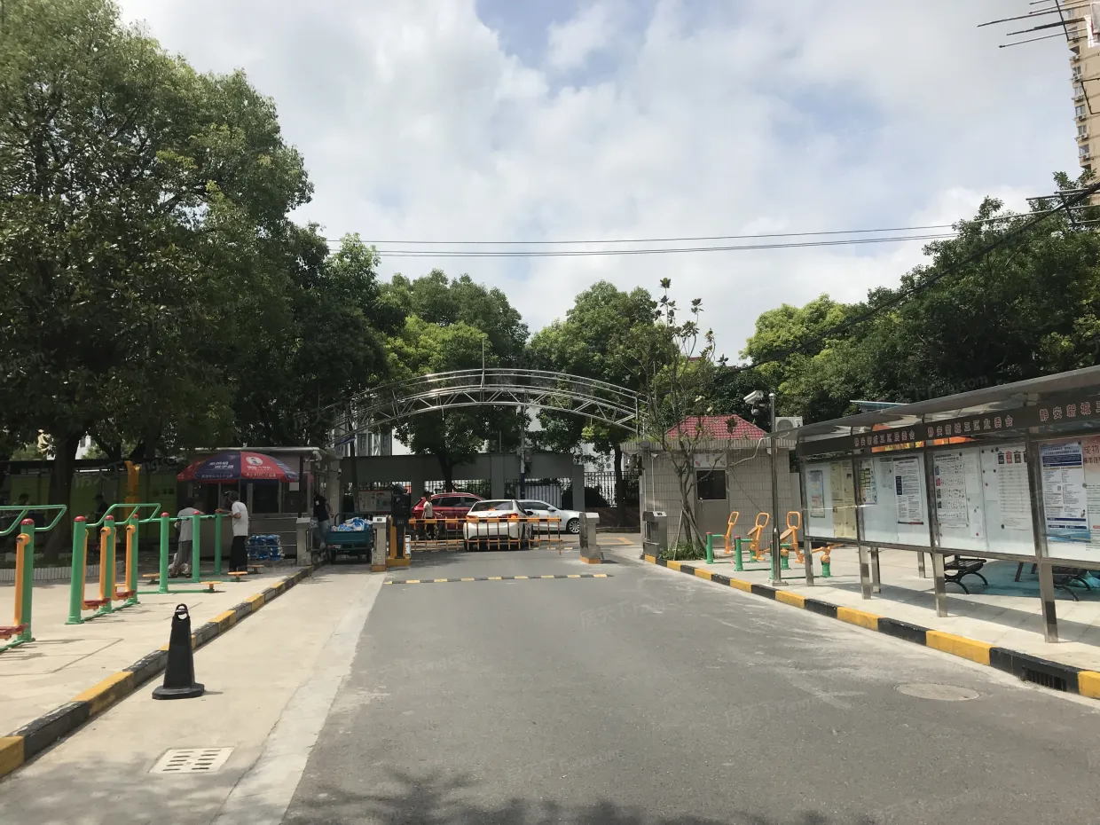 实景图-小区大门