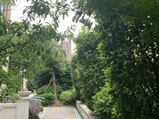 人车人流,花园洋房小区,低密度,绿化高