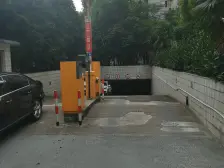 房子急售,精装修,重新装修了,随时可以看,房东非常诚心