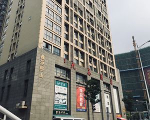 好楼层精装小户型 正规一房一厅 适合陪读