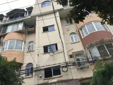 一楼带天井精装修可以直接拎包入住