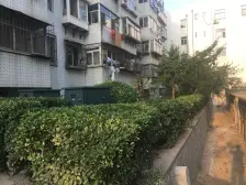 精装修未住的两居室,带小棚,看房方便