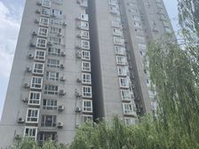 清友园板楼,中间位置,精装大三居,满五唯一。