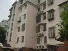 4期05年,三房南北通透,中间楼层,随时看房,诚心出售