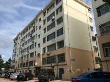 皇冠 花园中区多层三楼 三室 带个储藏室 看房方便