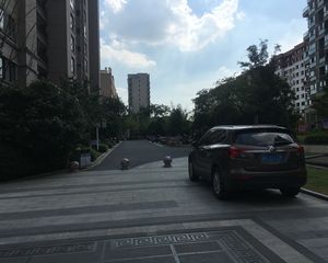 .视野开阔、采光好,配套设施齐全,交通便利。