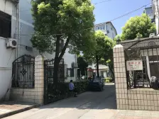 张江南 古镇旁 低总价 精装修 带阁楼 随时看 诚意售