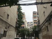 南福华小区 中间楼层 采光好 出门地铁口