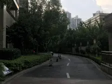 新上房源,品质小区,附带地下产权车位,飞机全明户型