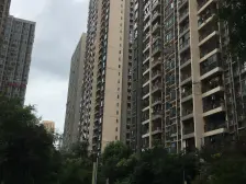 楼下就是27号线地铁,旁边就是重大