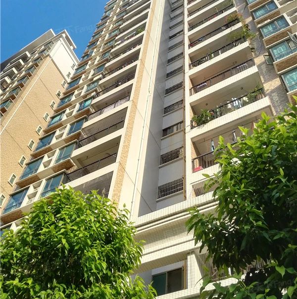 榕城华庭3房业主诚心急售特价50个来电送车位