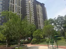 尹山湖畔 四房两卫 满五唯一 毛坯