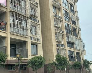 小区前面100米是王笙舲小(数据来源于百度地图)