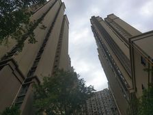 银海中心1室0厅西北