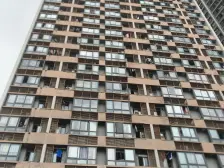 黄泥磅轻轨站2号出口旁浪漫满屋精装修1房急售