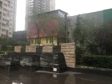 公园旁带暖气有电梯朝南小户型诚售