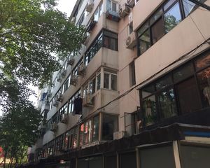 六铺炕一区新上大三居南北西三面采光全明中间舒适楼层