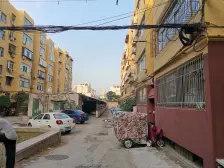 单位大院,南北通透,带地下室,双气,有物业