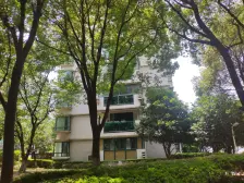 少见挑高客厅将近4米住宅,一梯两户