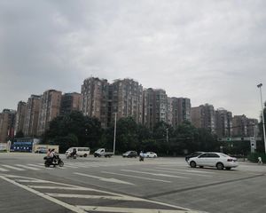 景茂名都东郡4室2厅南