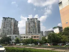 玉河明珠住宅 南北通透,采光好 装修好,环镜优美 视野好,诚心出售