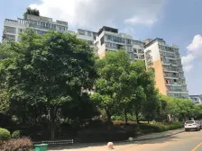 户型经典,休闲健身配套全,居住环境好离地 铁口又近