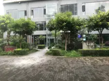 黄泥磅轻轨站2号出口旁浪漫满屋精装修1房急售