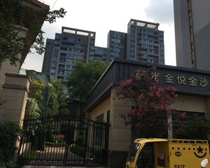 蓝光金悦金沙3室1厅西南