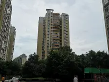 轻轨口 户型方正带阳台 配套成熟