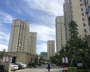 滨海府三室两厅,楼层好,采光好。