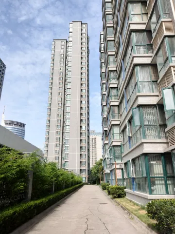 富苑阳光实景图-楼盘外观