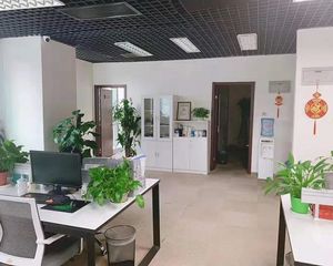 瑞辰国际中心4室1厅东南