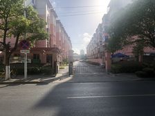 精装修没几年,中间楼层,诚心出售,买进拎包入住