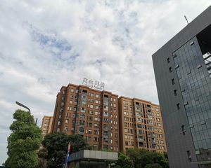 交大归谷国际社区4室2厅东南