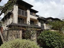 新出御河湾独栋别墅 纯毛坯 大院子 急卖 随时看房