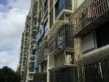 一梯两户,中间楼层;采光充足;