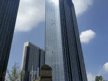 平层大宅,精装修,东港C位,能看海,高层视野好