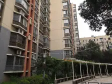 火车站西广场 电梯小高层双气 三房诚信出售