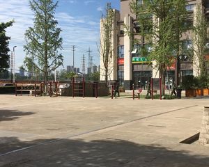 悦龙山 3室1厅 东北